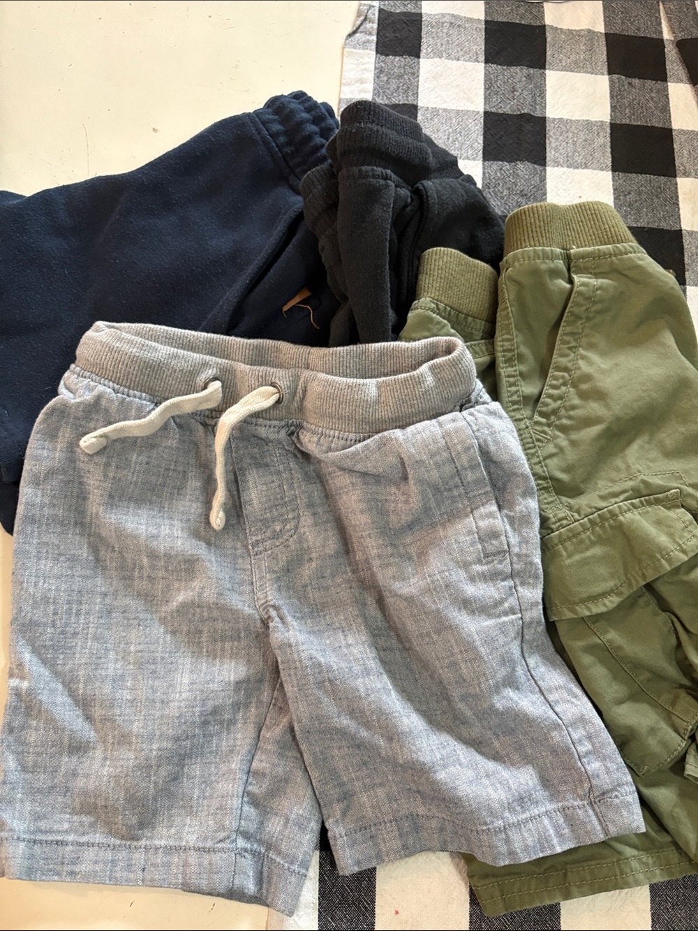 Kids Shorts size 5 according to tags